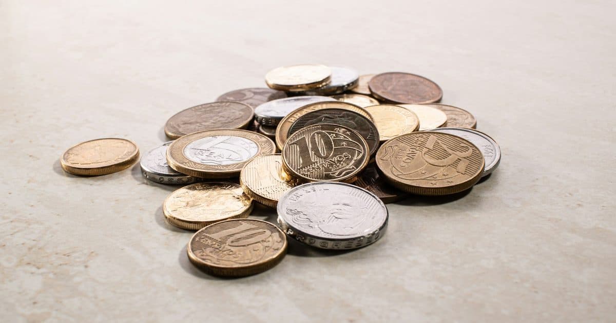 Cortei R$ 100 por mês em coisas idiotas. Em 1 ano deu isso.