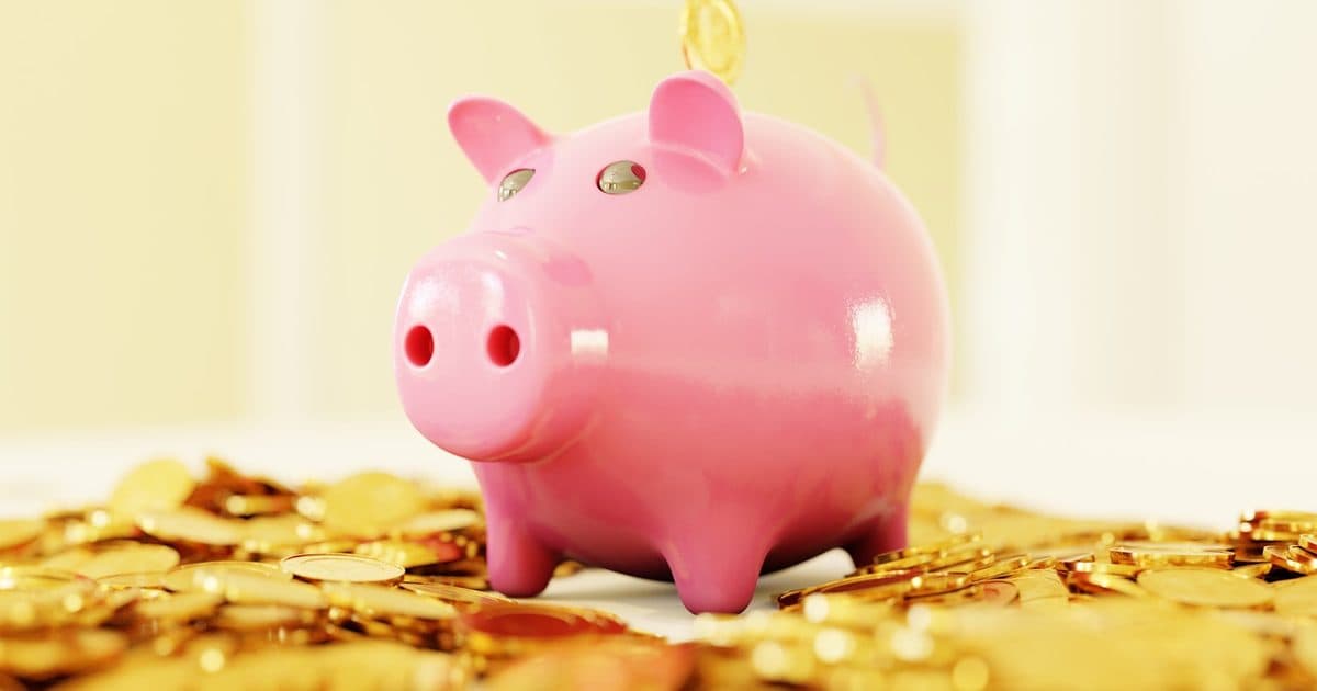 Investi R$ 100 por mês durante 1 ano. Quanto virou de verdade.