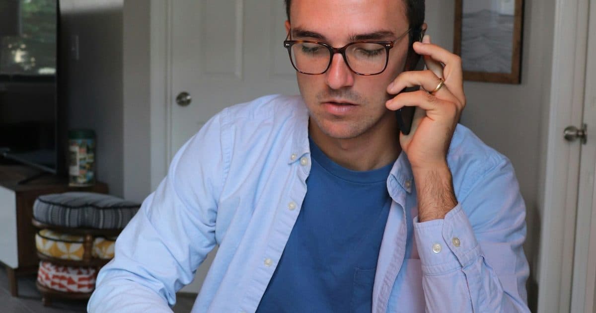 Como negociar a fatura do cartão sem chorar no telefone