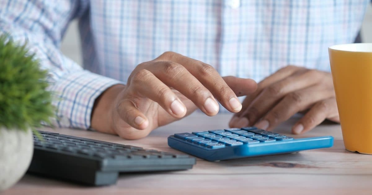 Quanto investir por mês? A conta que funciona pra qualquer salário
