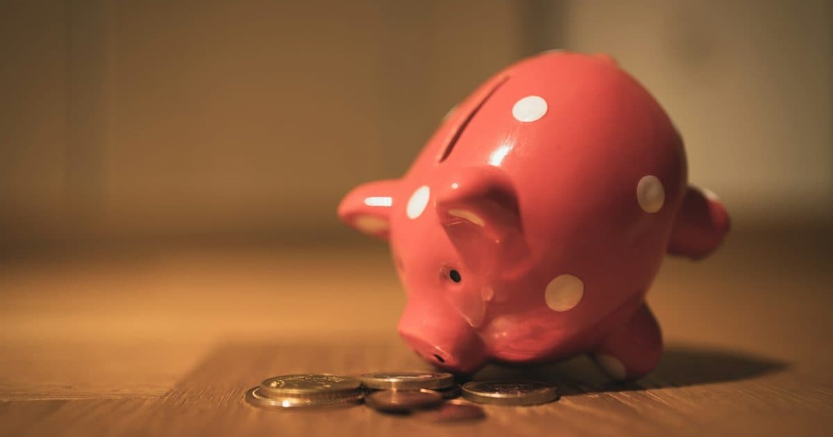 Reserva de emergência ganhando salário mínimo: por onde começar